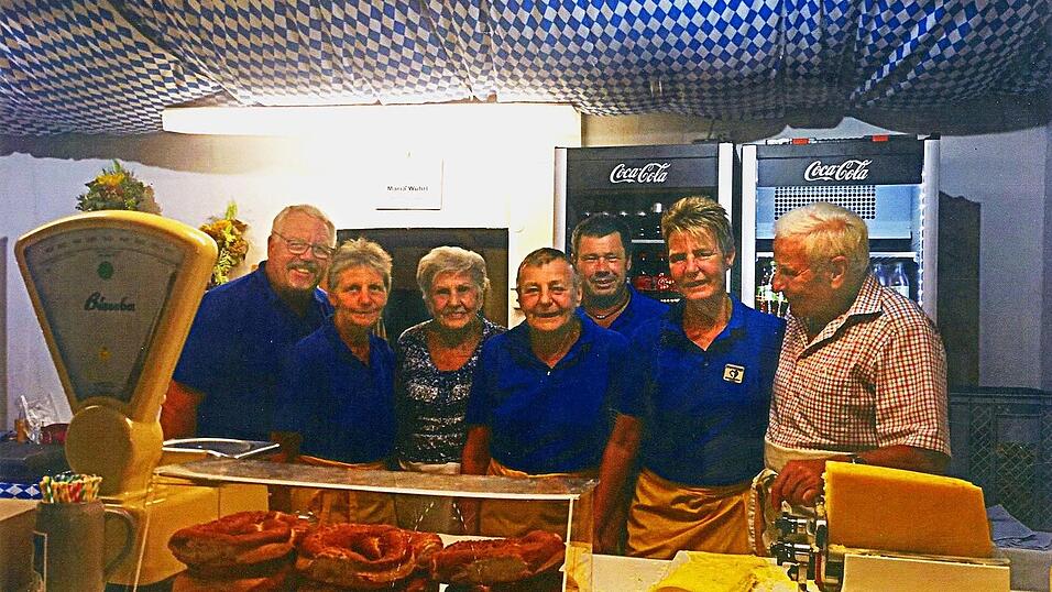 Der Familienbetrieb Wührl/Weber: Karl und Ulrike Weber, Maria Wührl (inzwischen verstorben), Evi Rosenhammer, Max und Sabine Heigl und Kurt Wührl (inzwischen verstorben) (von links).