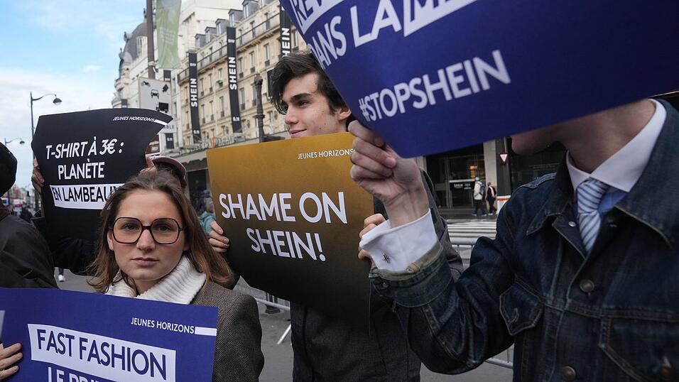 Die Eröffnung von Sheins erster Ladenfläche in Paris wurde im vergangenen November von Protesten begleitet. (Archivbild) Die Eröffnung von Sheins erster Ladenfläche in Paris wurde im vergangenen November von Protesten begleitet. (Archivbild)