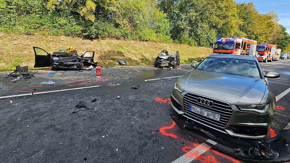 Im Landkreis Landshut kam es am Donnerstag zu einem schweren Unfall. Im Landkreis Landshut kam es am Donnerstag zu einem schweren Unfall.