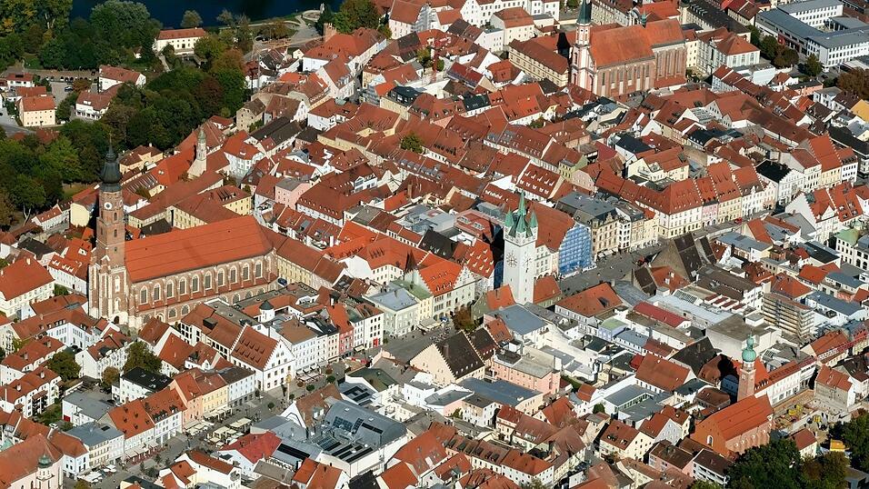 Alles ruhig in Straubing! Kein Haus am Stadtplatz brennt.