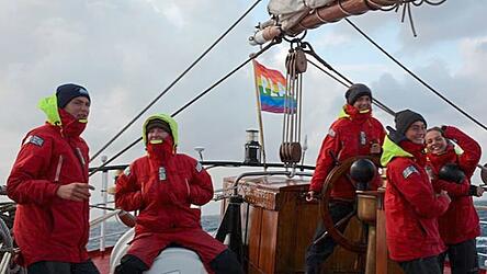 Trotz widrigem Wtter verloren die Sch&uuml;ler ihre gute Laune nicht.