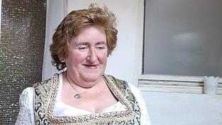 Renate Maier ist bekannt für ihren scharfen Witz und ihre Spontaneität. Renate Maier ist bekannt für ihren scharfen Witz und ihre Spontaneität.