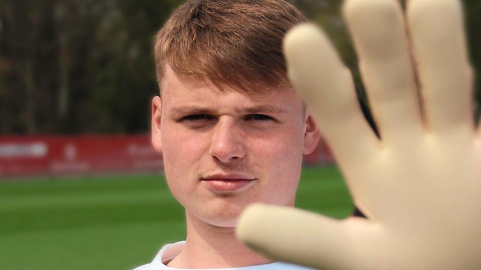 Sein Spiel hat Hand und Fuß: Jonas Urbig. Sein Spiel hat Hand und Fuß: Jonas Urbig.