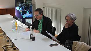 Klinikvorstand Christian Schmitz und Landrätin Rita Röhrl Klinikvorstand Christian Schmitz und Landrätin Rita Röhrl