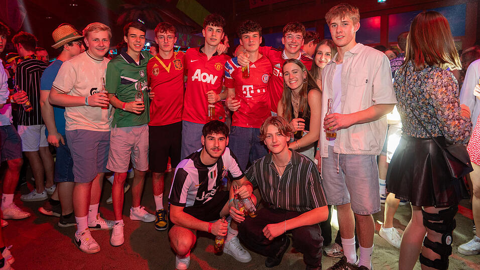 Die besten Bilder vom Samstag zeigen Tanzen und jede Menge Spaß. Die besten Bilder vom Samstag zeigen Tanzen und jede Menge Spaß.