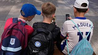 Das Social-Media-Verbot f&uuml;r Kinder und Jugendliche wurde im Dezember eingef&uuml;hrt. (Archivbild)