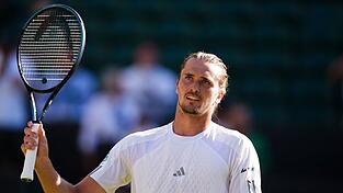 Alexander Zverev strebt am Montag sein erstes Viertelfinale in Wimbledon an. Alexander Zverev strebt am Montag sein erstes Viertelfinale in Wimbledon an.