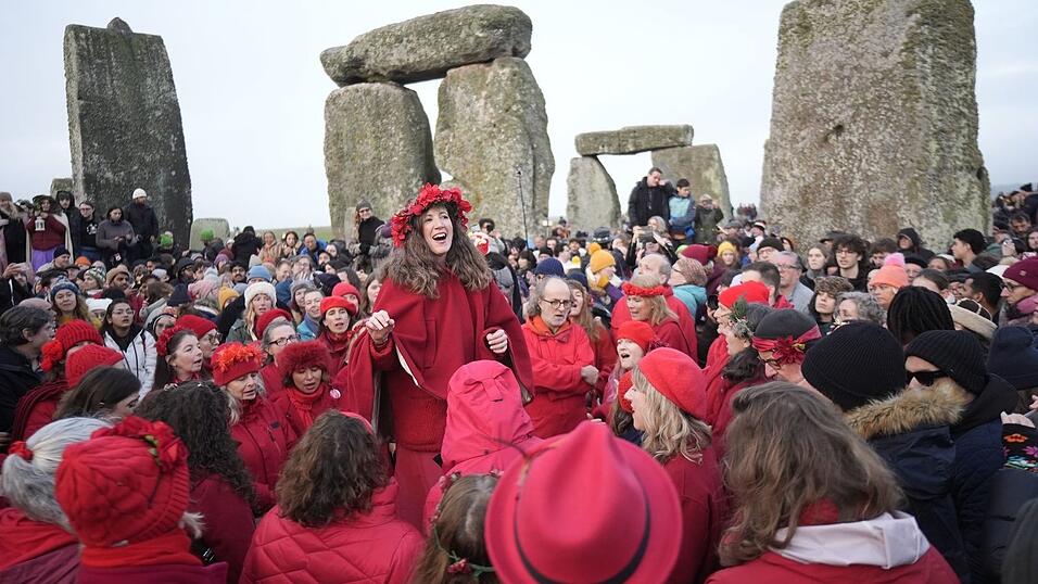 In den frühen Morgenstunden versammelten sich die Besucher. In den frühen Morgenstunden versammelten sich die Besucher.