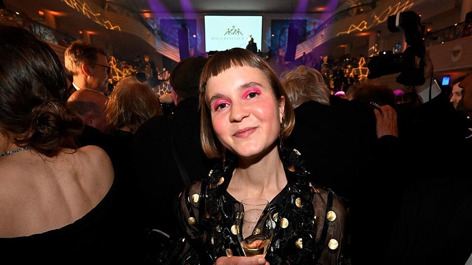 Caroline Wahl freut sich über den Erfolg von «22 Bahnen.» Caroline Wahl freut sich über den Erfolg von «22 Bahnen.»