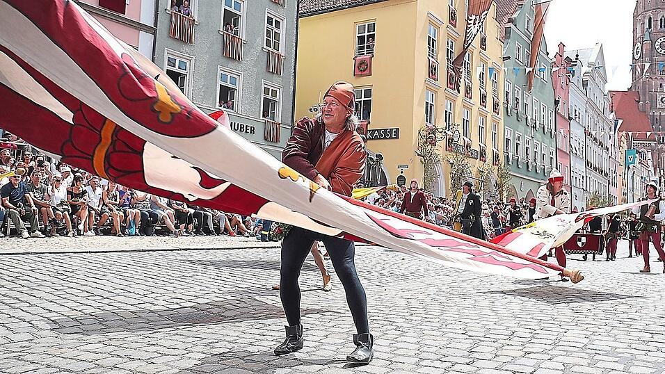 Nächstes Jahr soll es wieder soweit sein: Die Landshuter Hochzeit dreht in der Stadt für vier Wochen die Zeit zurück ins Mittelalter.