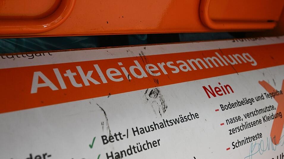 Von wem wurde der tote Hund neben dem Altkleidercontainer entsorgt? (Symbolbild)