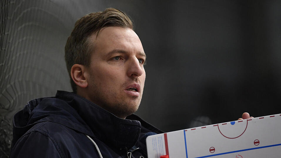 Der Deggendorfer SC hat das ostbayerische Derby bei den Eisbären Regensburg gewonnen. Der Deggendorfer SC hat das ostbayerische Derby bei den Eisbären Regensburg gewonnen.