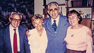 Ihnen war Regensburg die geliebte Heimat. Dann begann der NS-Terror. Später lebten Ernst Holzinger, Rosel Steiner, Uri Neuburger und Ruth Nizav (von links nach rechts) in Israel ein neues Leben. Ihnen war Regensburg die geliebte Heimat. Dann begann der NS-Terror. Später lebten Ernst Holzinger, Rosel Steiner, Uri Neuburger und Ruth Nizav (von links nach rechts) in Israel ein neues Leben.