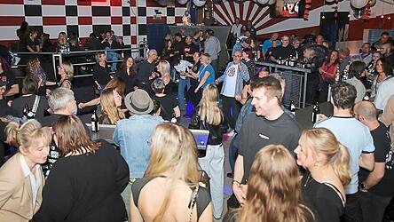 Die Rocknight der Fußballabteilung erfuhr guten Besuch. Die Rocknight der Fußballabteilung erfuhr guten Besuch.