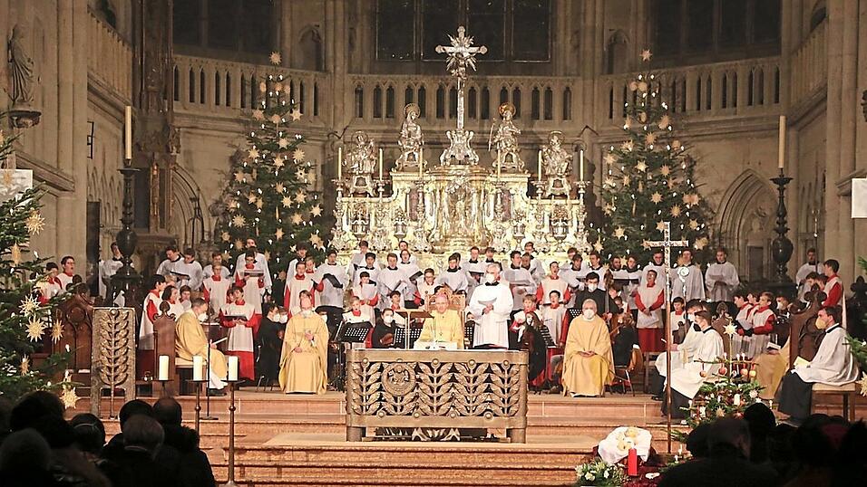 Bischof Voderholzer feierte die Christmette in Sankt Peter.
