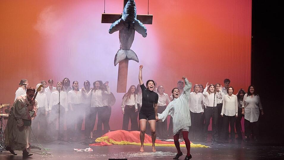 Die Darstellerinnen und Darsteller des Theaterstücks «Timmy - Die Hope stirbt zuletzt». (Archivbild) Die Darstellerinnen und Darsteller des Theaterstücks «Timmy - Die Hope stirbt zuletzt». (Archivbild)