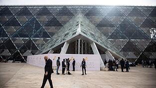 Zur Eröffnung sind Staats- und Regierungschefs aus aller Welt angereist.