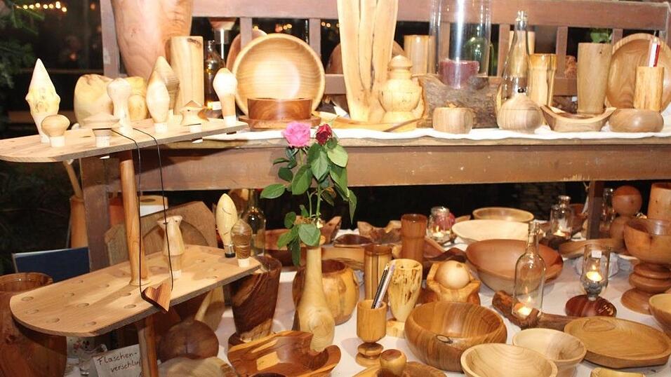 In Landshut lockten am Wochenende der Kunsthandwerkermarkt und die H&uuml;ttengaudi zahlreiche Besucher an.