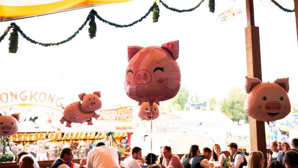 Die Partybilder vom Sonntag, 16. August, aus dem Festzelt Krönner. Die Partybilder vom Sonntag, 16. August, aus dem Festzelt Krönner.