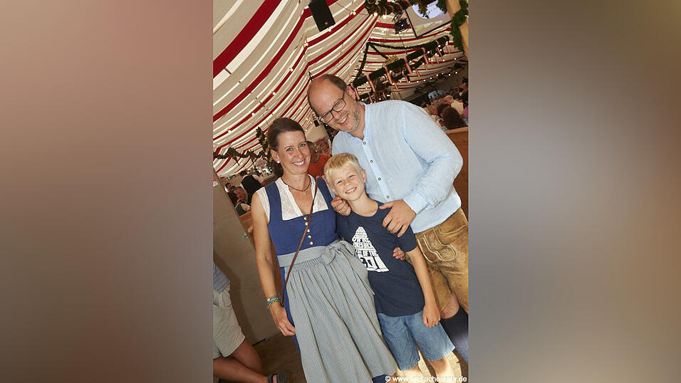 Die Partybilder vom Sonntag, 18. August, aus dem Festzelt Lechner. Die Partybilder vom Sonntag, 18. August, aus dem Festzelt Lechner.