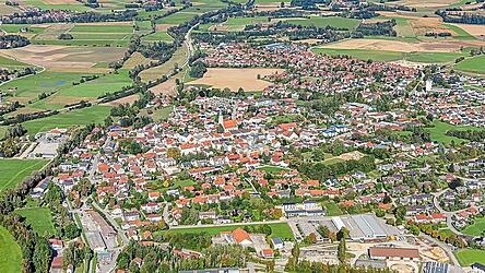 Velden aus der Luft: Nach der Wahl wird es einen neuen Rathauschef geben.