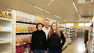 Seit 1996 führen Christa und Franz Röckl (links) den Edeka-Markt in Steinach. Ab 31. Dezember ist Schluss. 