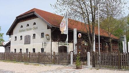 Der Kuchlbauer Weissbierstadl in Abensberg bekommt zum 1. August einen neuen P&auml;chter. K&uuml;nftig soll das Geb&auml;ude nicht nur Veranstaltungsort, sondern auch B&uuml;hne f&uuml;r neue Formate sein.