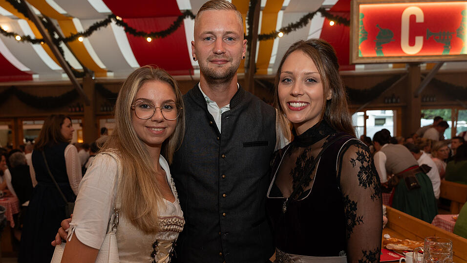 Die Partybilder vom Samstag, 12. August 2023, aus dem Festzelt Krönner. Die Partybilder vom Samstag, 12. August 2023, aus dem Festzelt Krönner.