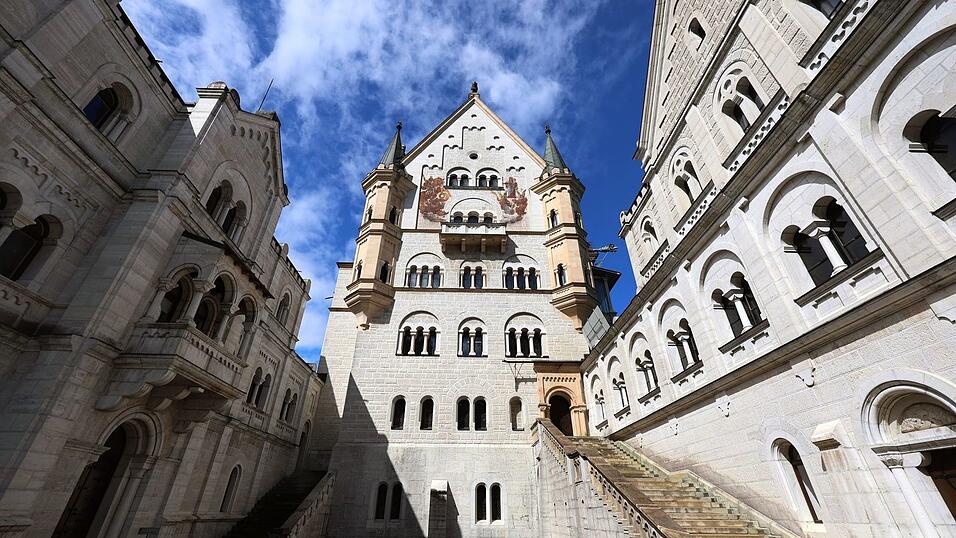 Neuschwanstein lockt unter den Königsschlössern die meisten Besucher. (Archivbild) Neuschwanstein lockt unter den Königsschlössern die meisten Besucher. (Archivbild)