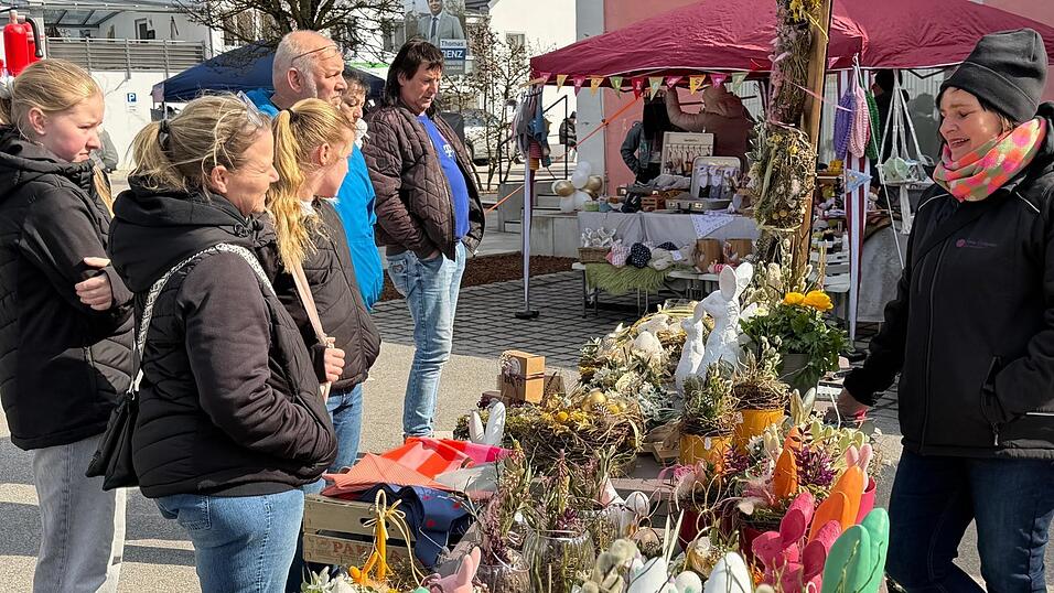 Osterdeko soweit das Auge reicht: Passendes zum Frühlingsanfang gab es am Stand der Gärtnerei von Bianca Schrögmeier. Osterdeko soweit das Auge reicht: Passendes zum Frühlingsanfang gab es am Stand der Gärtnerei von Bianca Schrögmeier.