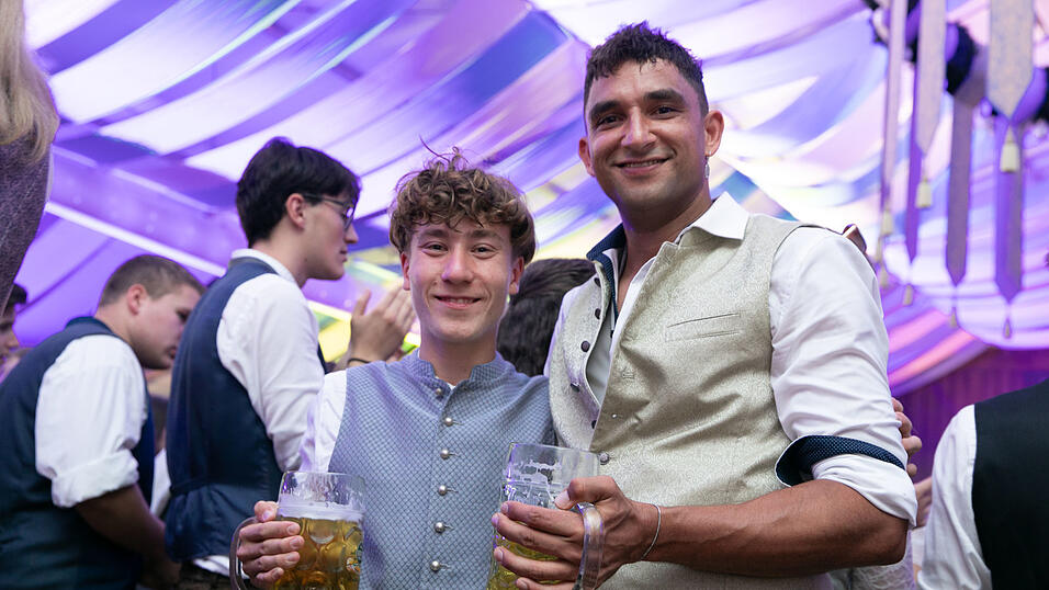Die Partybilder vom Dienstag, 12. August, aus dem Festzelt Wenisch. Die Partybilder vom Dienstag, 12. August, aus dem Festzelt Wenisch.