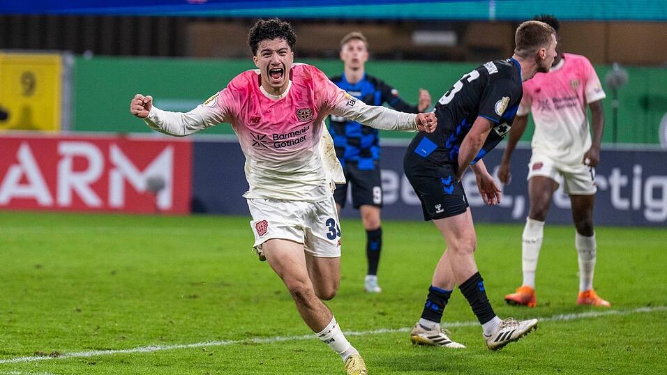 Ibrahim Maza traf für Bayer Leverkusen zum 3:2 in der Nachspielzeit der Verlängerung. Ibrahim Maza traf für Bayer Leverkusen zum 3:2 in der Nachspielzeit der Verlängerung.