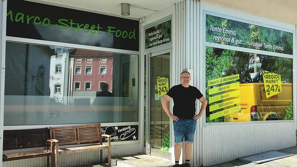 Marco Fischer f&uuml;hrt die Idee, Einkaufen rund um die Uhr zu erm&ouml;glichen, in Viechtach weiter. In seinem Imbiss am Stadtplatz stellt er demn&auml;chst f&uuml;nf Automaten auf. Sie sollen Tag und Nacht zug&auml;nglich sein und allt&auml;gliche Lebensmittel und Getr&auml;nke enthalten. Auch ein Gewinnspiel ist geplant.