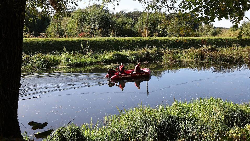 Einsatzkräfte suchten weiter nach dem vermissten Kind. Einsatzkräfte suchten weiter nach dem vermissten Kind.