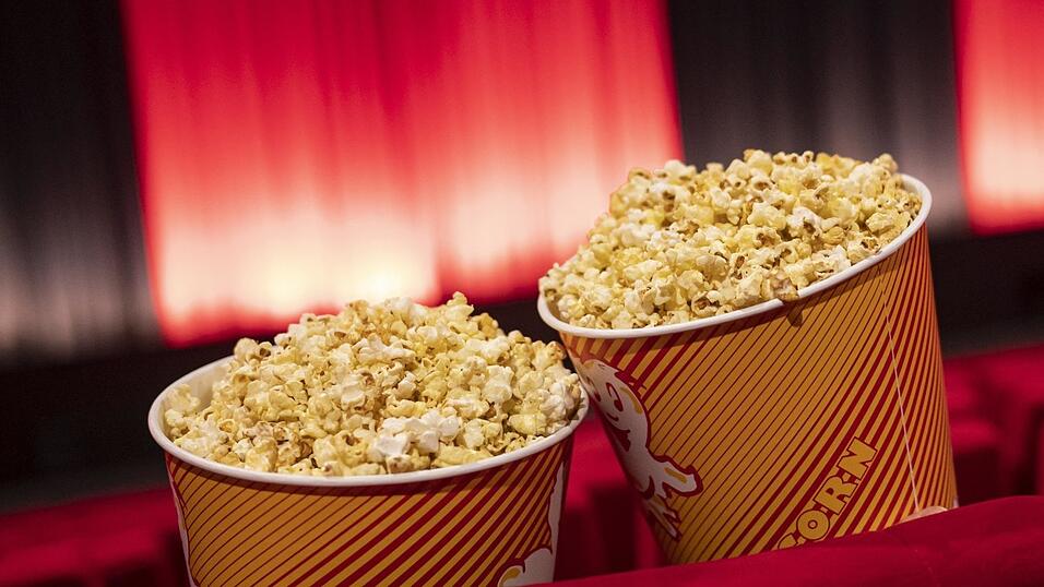 Schüler aus ganz Bayern präsentieren bei den Filmtagen in Straubing ihre kreativen Werke. Interessierte sind gerne zum Zuschauen ins Theater Am Hagen eingeladen. Schüler aus ganz Bayern präsentieren bei den Filmtagen in Straubing ihre kreativen Werke. Interessierte sind gerne zum Zuschauen ins Theater Am Hagen eingeladen.