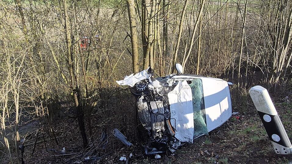 Die Bergungsarbeiten dauern an.&nbsp;