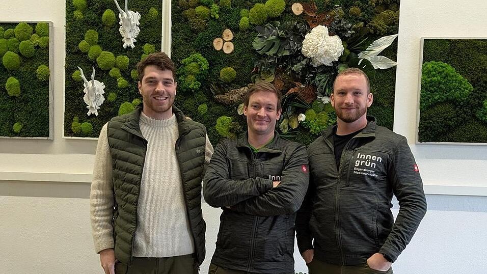 Die Firmengr&uuml;nder Johannes K&ouml;lbel, Patrick Murray und Johannes Karg (von links) haben die Gesch&auml;ftsidee zusammen ausget&uuml;ftelt. Momentan arbeiten sie in einer Werkstatt in Neutraubling.