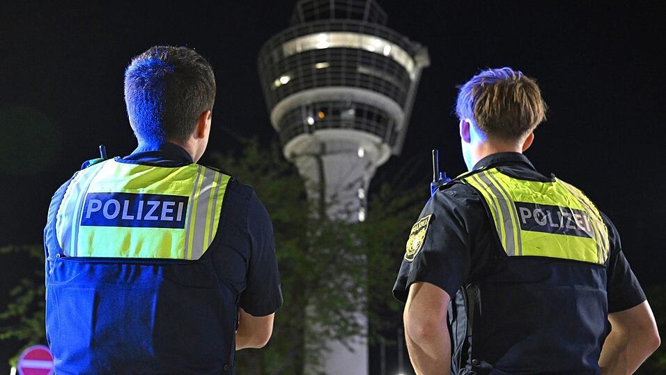 Ein defektes Bauteil sorgte für den Feueralarm im Münchner Tower. Ein defektes Bauteil sorgte für den Feueralarm im Münchner Tower.