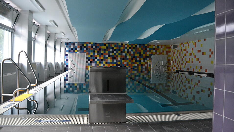 Wer im Vilsbiburger Hallenbad seine Bahnen ziehen will, zahlt jetzt mehr. Bei Erwachsenen zum Beispiel steigt die Geb&uuml;hr von 2,80 auf 3,50 Euro, die Zehnerkarte f&uuml;r Erwachsene kostet 30 statt 25 Euro.