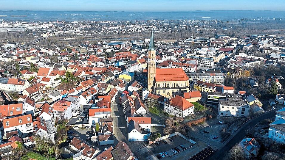 Die Stadt Dingolfing befindet sich im stetigen Wandel. Die Stadt Dingolfing befindet sich im stetigen Wandel.