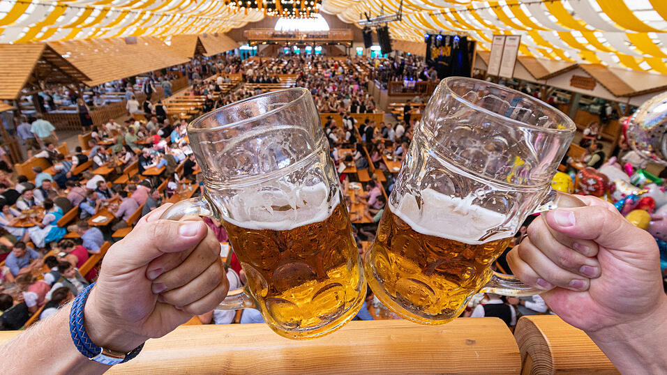 Klar, am Gäubodenvolksfest wird viel Bier getrunken. Aber hat Straubing insgesamt ein Alkoholproblem? Klar, am Gäubodenvolksfest wird viel Bier getrunken. Aber hat Straubing insgesamt ein Alkoholproblem?