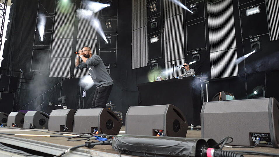 Das war am zweiten Tag des Pfings-Open-Airs in Salching auf dem Festivalgelände los. (Fotos: Florian Wende) Das war am zweiten Tag des Pfings-Open-Airs in Salching auf dem Festivalgelände los. (Fotos: Florian Wende)