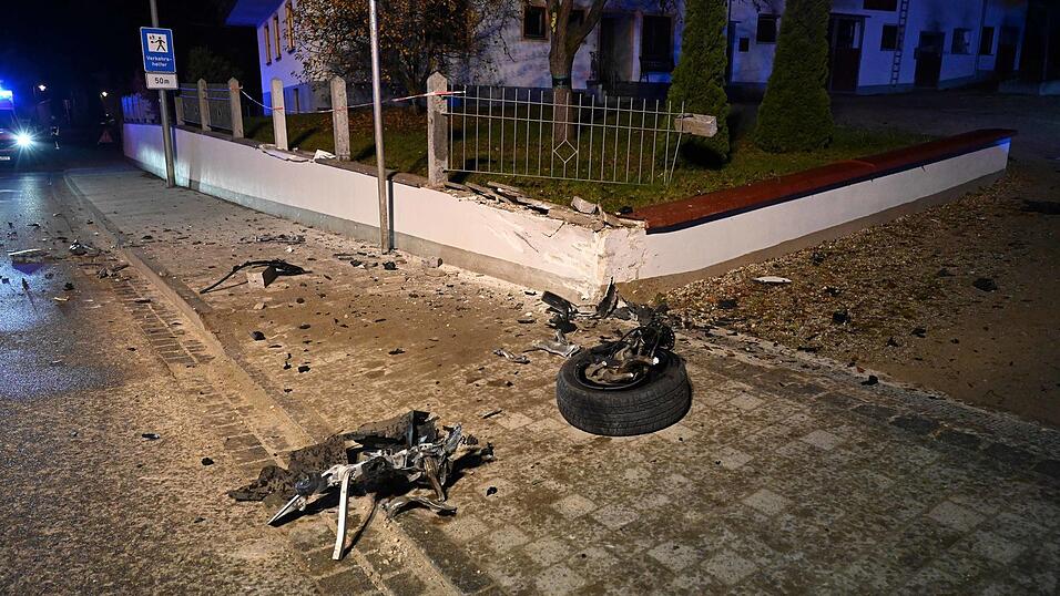 Die Polizei stellte beim Autofahrer deutliche Alkoholisierung fest. Die Polizei stellte beim Autofahrer deutliche Alkoholisierung fest.