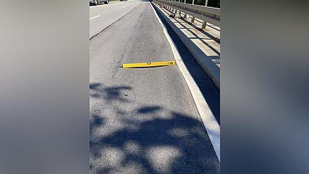 Wegen Verformungen im Asphalt muss ein Fahrstreifen der B20 im Kreis Straubing-Bogen vor&uuml;bergehend gesperrt werden.&nbsp;