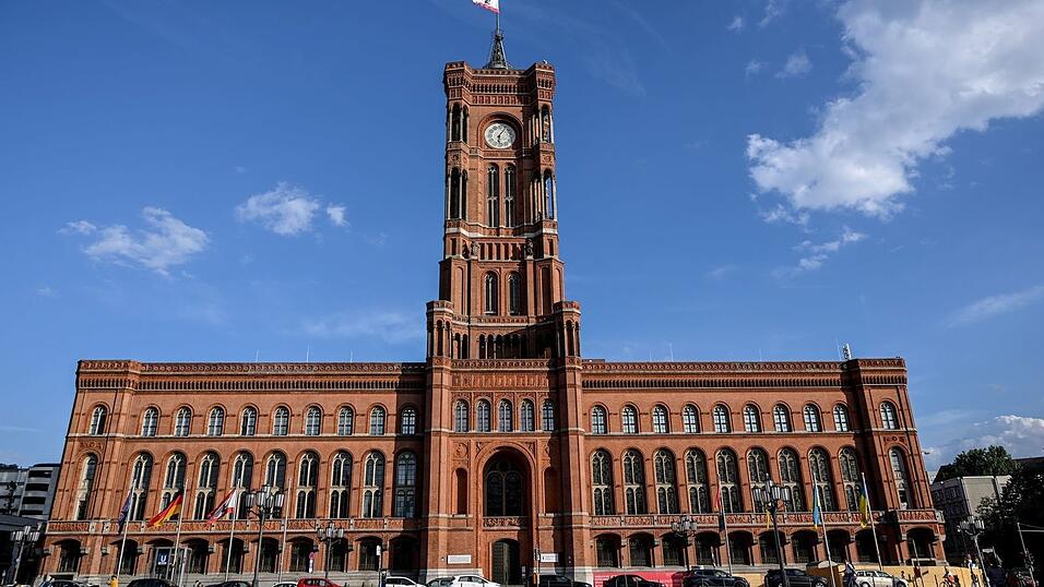 Auch in Berlin wird ein enges Rennen zwischen den führenden Parteien erwartet. (Archivbild) Auch in Berlin wird ein enges Rennen zwischen den führenden Parteien erwartet. (Archivbild)
