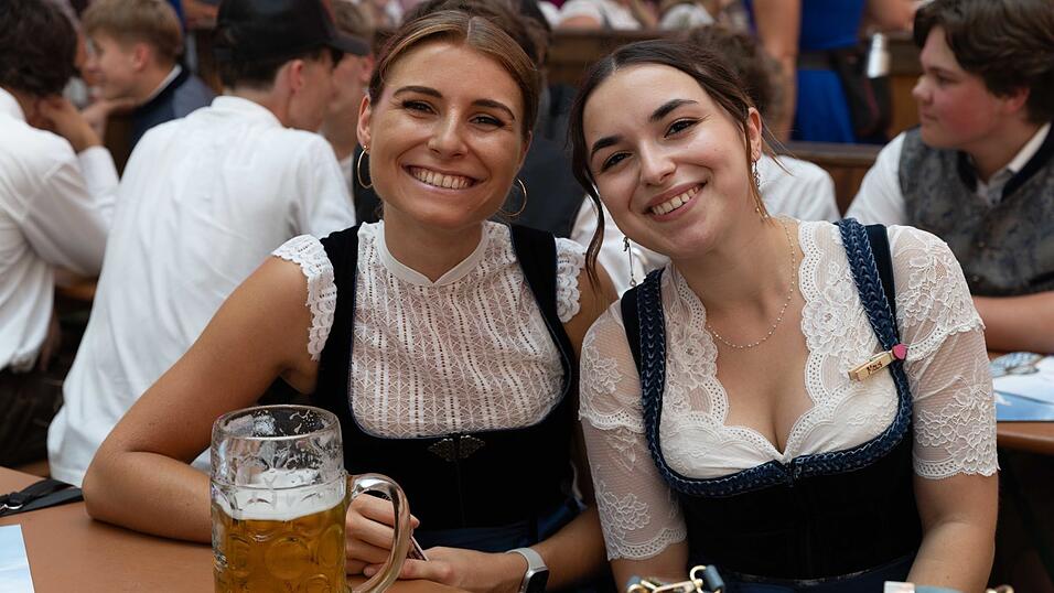 Die Partybilder vom Sonntag, 9. August, aus dem Festzelt Wenisch. Die Partybilder vom Sonntag, 9. August, aus dem Festzelt Wenisch.