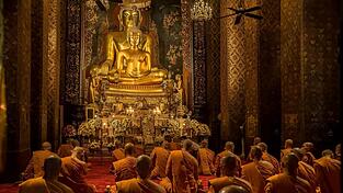 Mönche werden von der größtenteils buddhistischen Bevölkerung Thailands tief verehrt und gelten als moralische Vorbilder. (Archivbild)