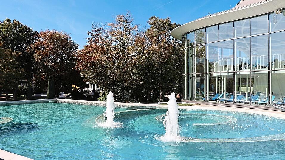 Das neue Au&szlig;enbecken des Aquatherms.