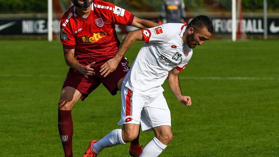 Verl&auml;sst Dominic Volkmer (links) den SSV Jahn noch?