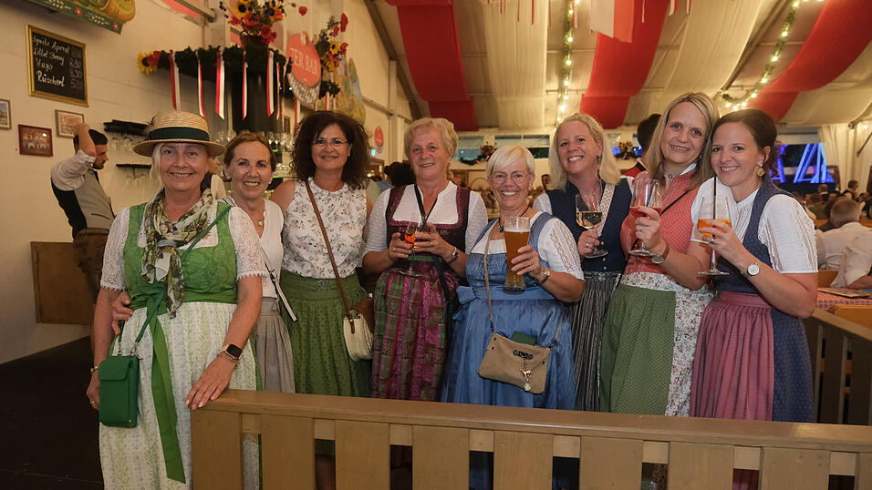 Die Partybilder vom Dienstag, 15. August 2023, aus dem Festzelt Greindl. Die Partybilder vom Dienstag, 15. August 2023, aus dem Festzelt Greindl.